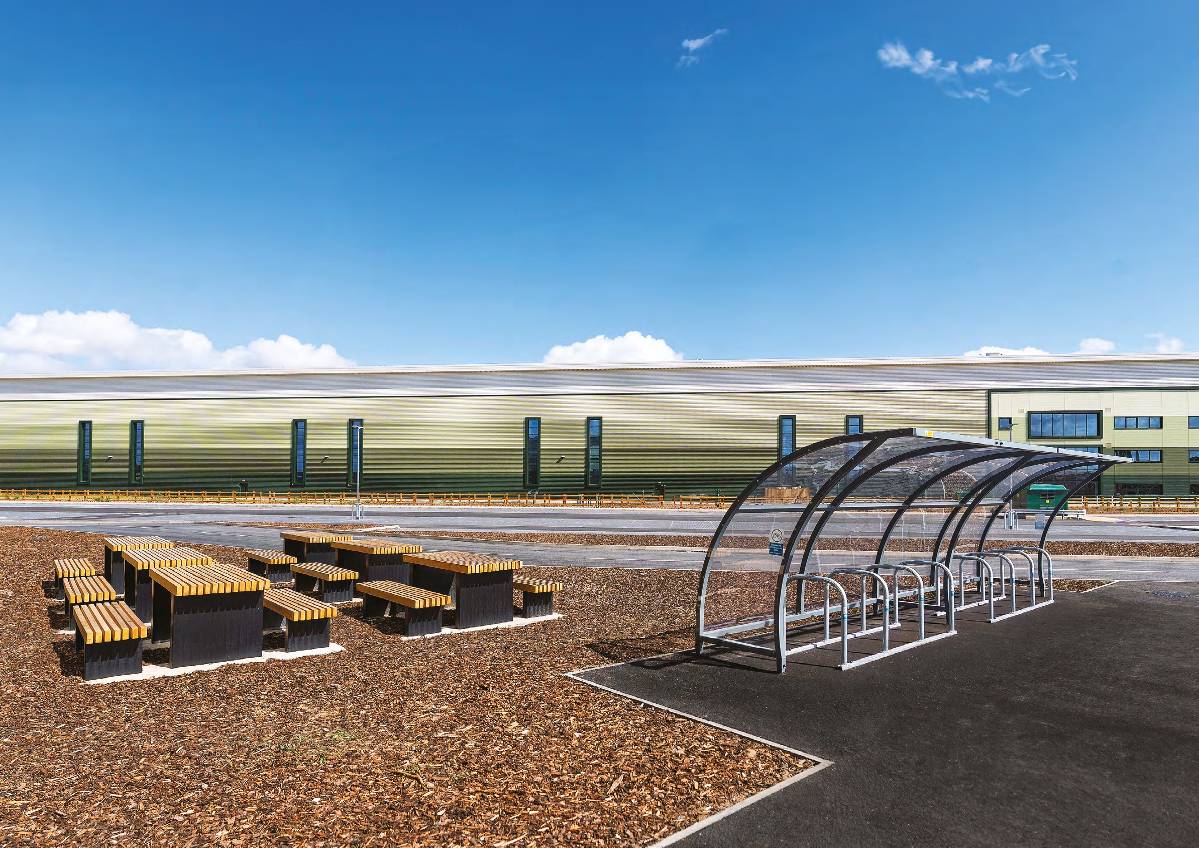 Worksop Link 464 — external staff amenity area